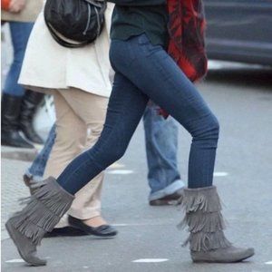 Minnetonka Grey 3-Layered Fringe Boots Size 7